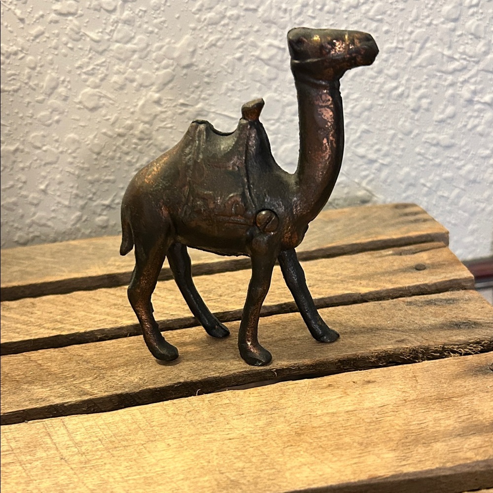 Artistic MetalCamel Sculpture Bank Shelf sitter paperweight Nature Core